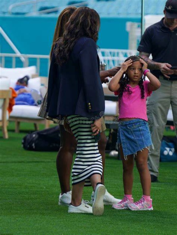 Does Serena Williams have a private jet? How many cars does Serena Williams have? 1 ALEXIS OLYMPIA e1660136422163