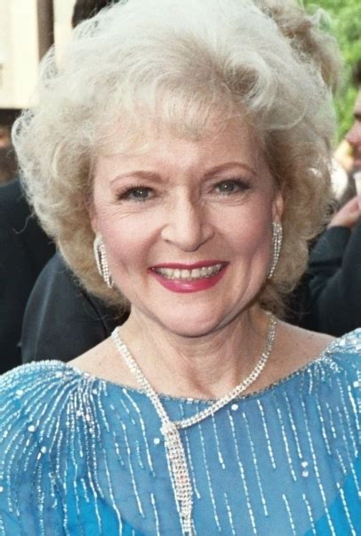 "My 100th birthday… I cannot believe it is coming up" - Betty White's last tweet 1 Betty White