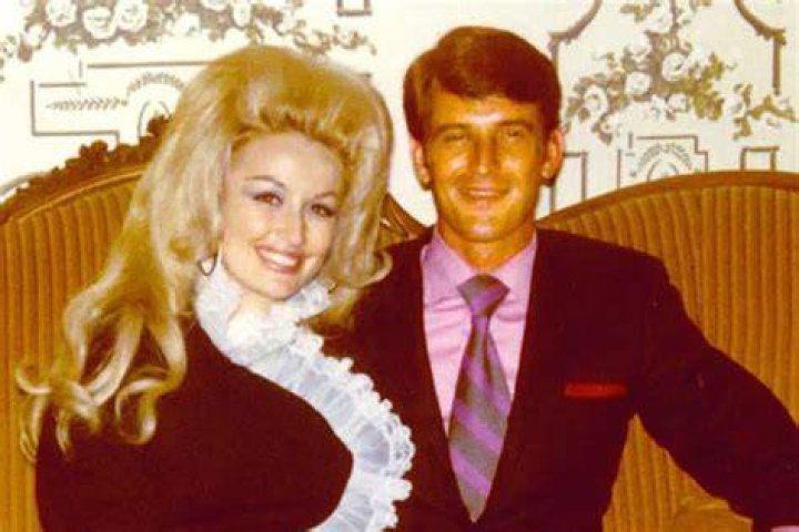 Is Dolly Parton husband still alive? 1 Carl Dean