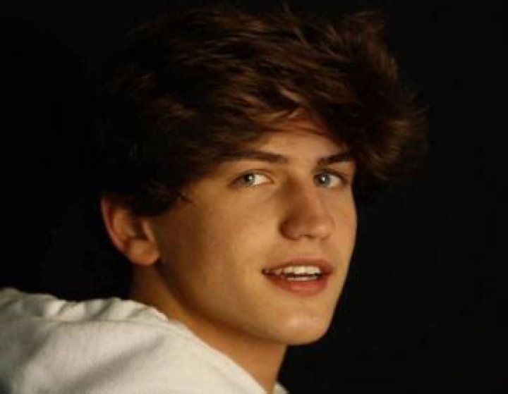 Carter Gallo Biography