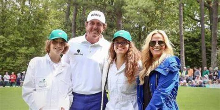 Does Phil Mickelson have a son that plays golf? Meet Evan Samuel Mickelson 1 Evan Samuel Mickelson