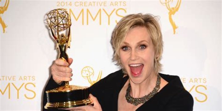 Jane Lynch Net Worth