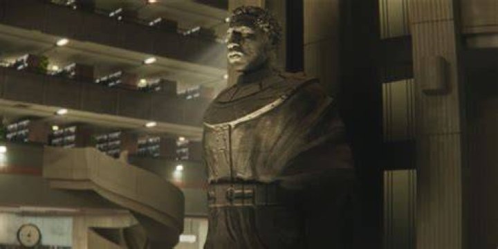 Kang the Conqueror statue in 'Loki' season 2