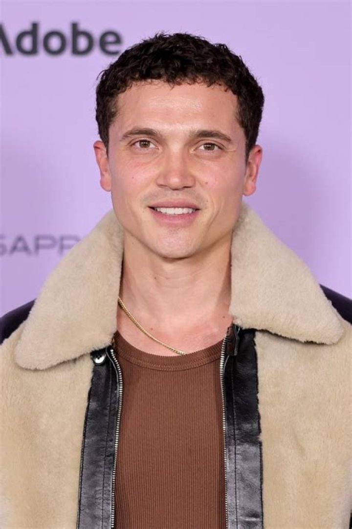 Zoe Kravitz husband: Who is Karl Glusman? Age, kids, profession 1 Karl Glusman