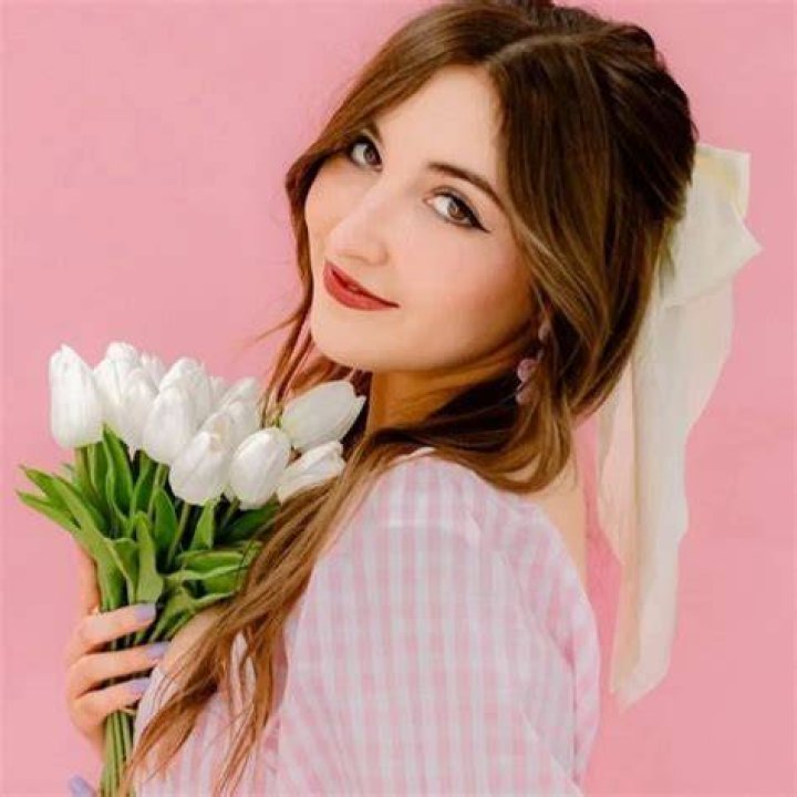 Vixella Biography